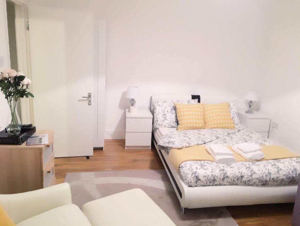 Abbey Wood Station Five Bedroom Self Contained House Kültér fotó